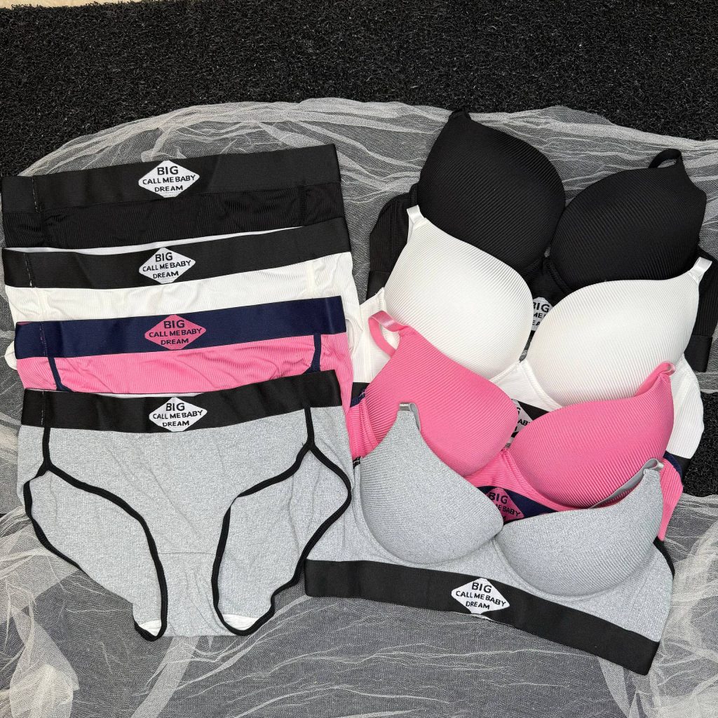 سوتین مجلسی (جکدار دکلته کد 8804) بارلی (کپی)